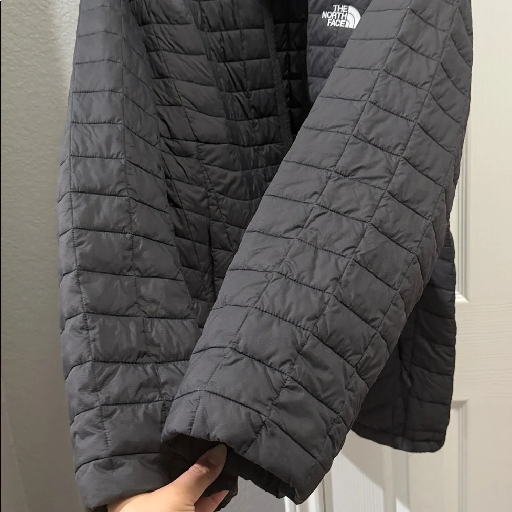 The north face black jacket men’s XXL Thermoball eco